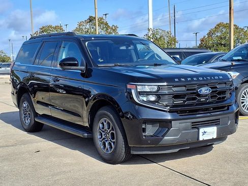 Used 2025 Ford Expedition Active AWD/4WD image 7