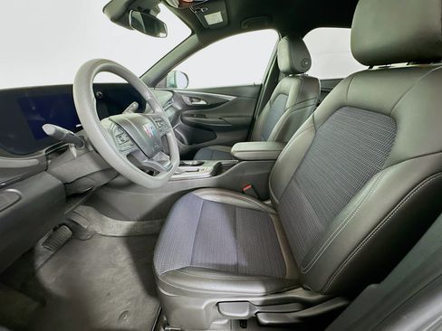 Used 2025 Buick Envista Preferred FWD image 13