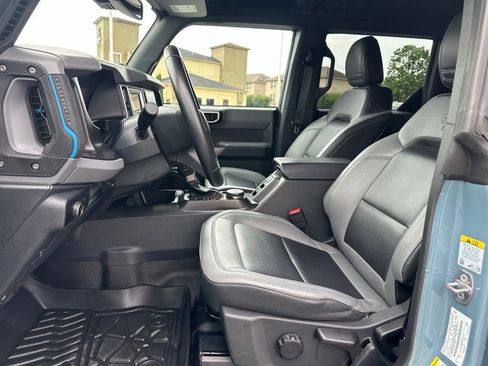 Used 2023 Ford Bronco Black Diamond w/ Sasquatch Package AWD/4WD image 11