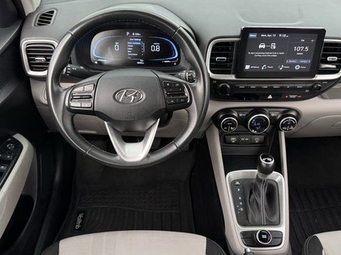 Used 2024 Hyundai Venue SEL FWD image 12