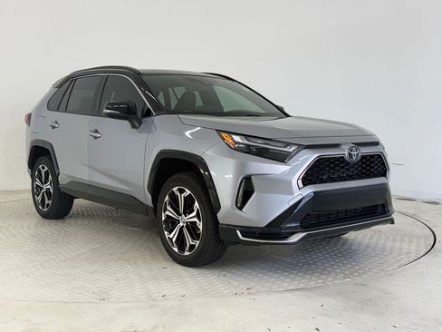 Used 2025 Toyota RAV4 XSE AWD/4WD image 7