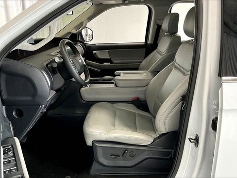 Used 2025 Ford Expedition Max Active image 15