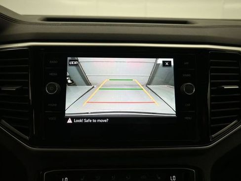 Used 2022 Volkswagen Atlas Cross Sport SE w/ Black Wheel Package AWD/4WD image 17