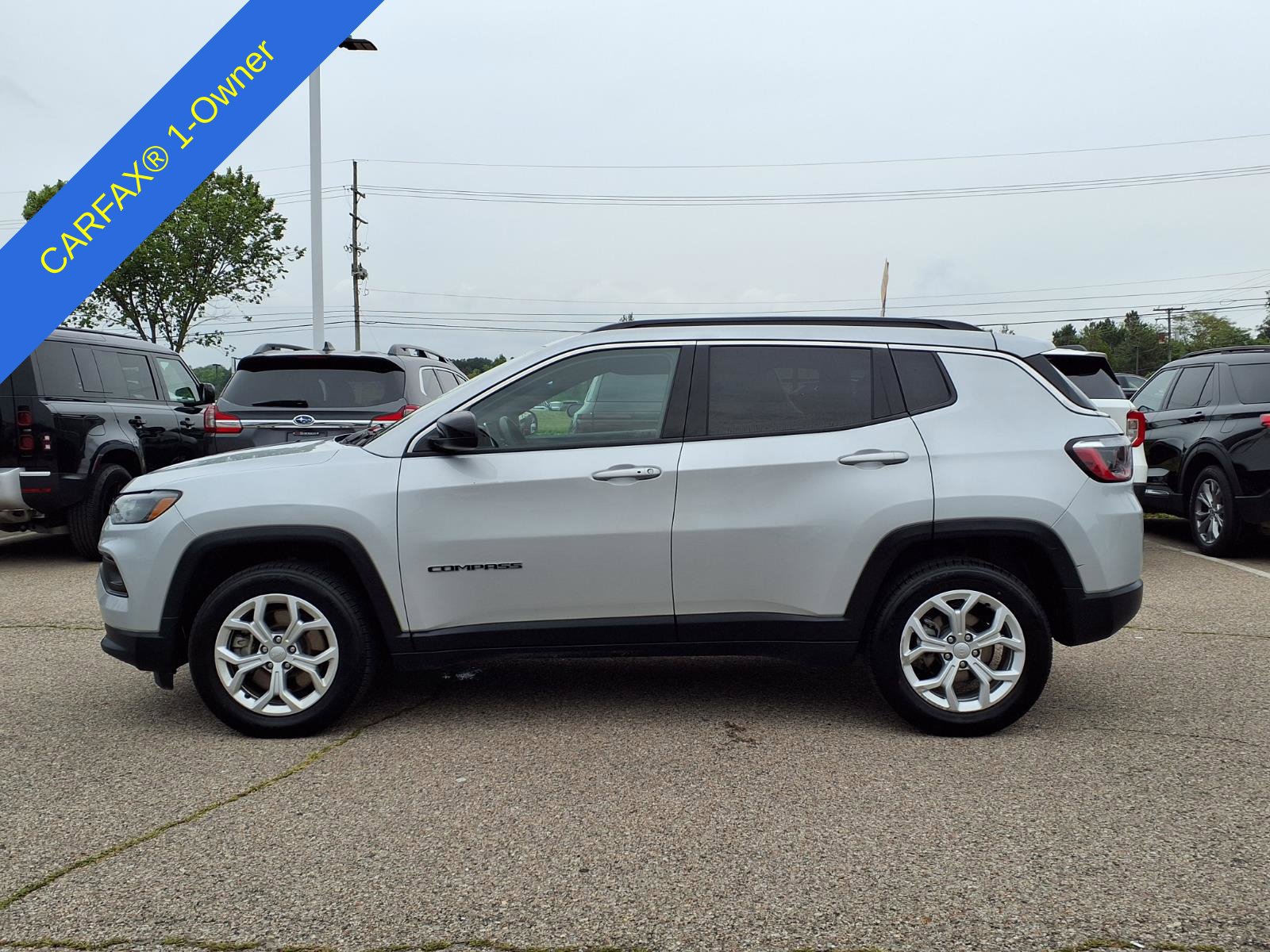 Used 2024 Jeep Compass Latitude AWD/4WD image 8