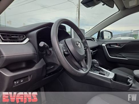 Used 2025 Toyota RAV4 XLE AWD/4WD image 21