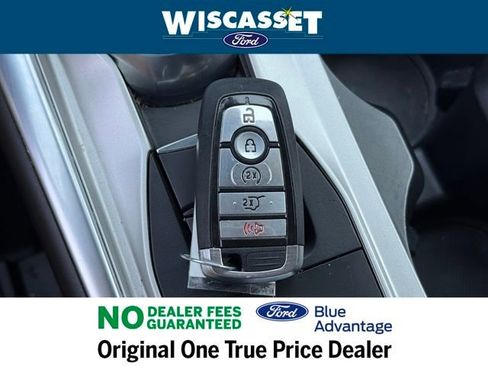 Certified 2022 Ford Explorer XLT w/ Equipment Group 202A image 14