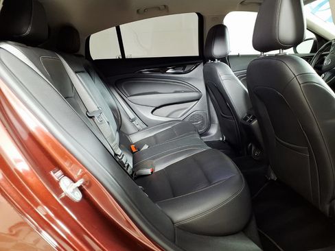Used 2018 Buick Regal Essence FWD image 10
