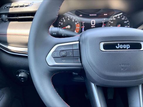Used 2026 Jeep Compass Trailhawk AWD/4WD image 23