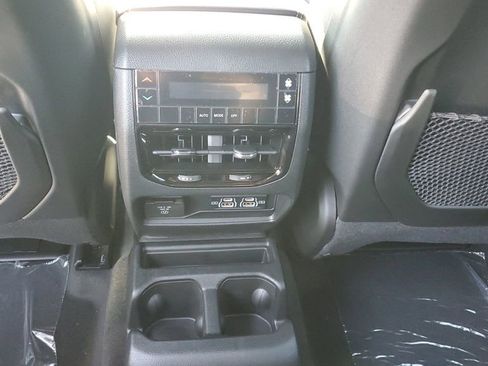 New 2025 Jeep Grand Cherokee L Altitude image 13