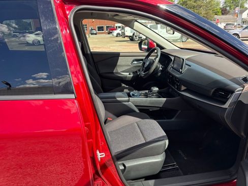 Used 2021 Nissan Rogue SV AWD/4WD image 12