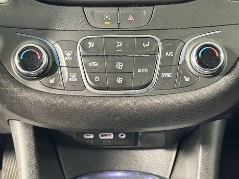 Used 2023 Chevrolet Malibu LT image 18