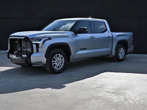 Used 2022 Toyota Tundra SR5 w/ SR5 Premium Package image 1