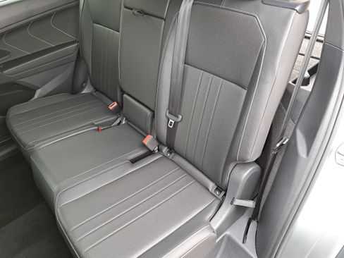 Certified 2023 Volkswagen Tiguan SE R-Line image 14