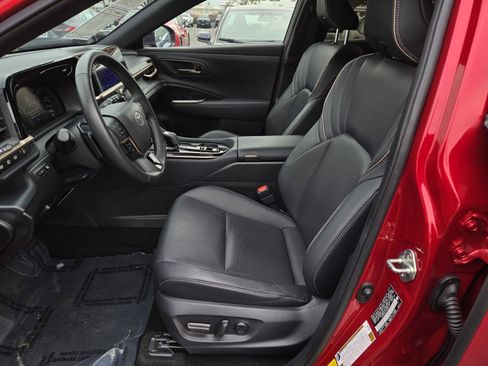 Used 2025 Toyota Crown Signia image 17