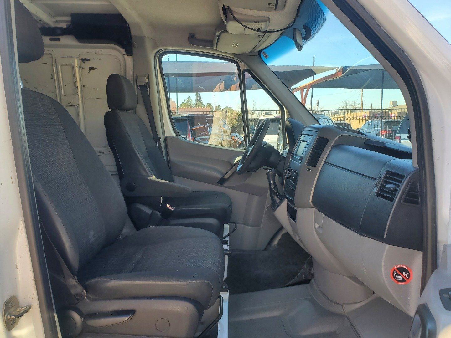 Used 2014 Mercedes-Benz Sprinter 2500 image 14