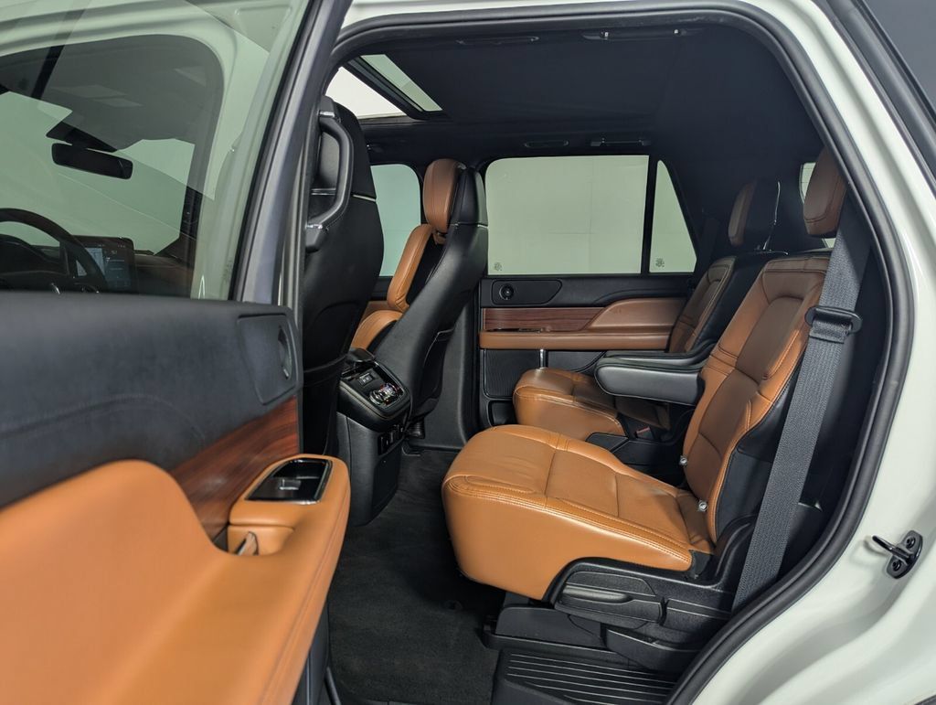 Used 2021 Lincoln Navigator Reserve RWD image 22