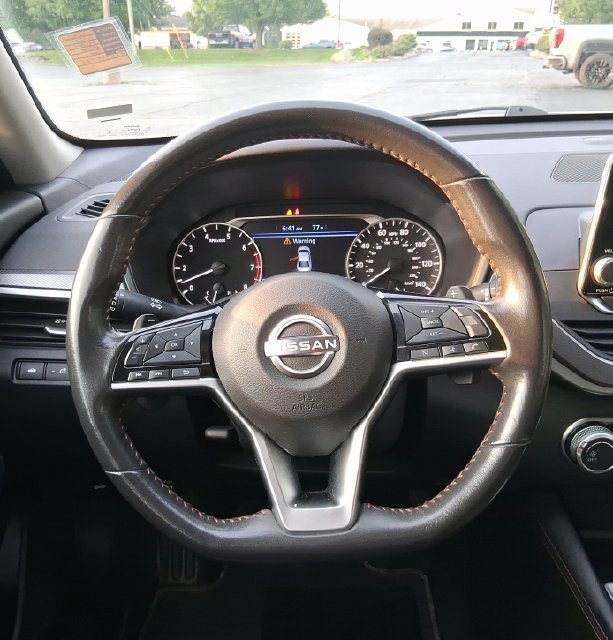 Used 2024 Nissan Altima 2.5 SR FWD image 19