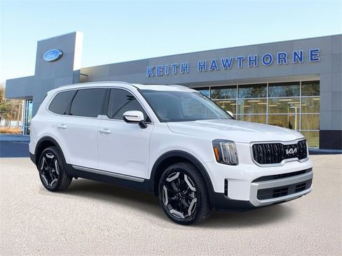 Used 2025 Kia Telluride EX w/ EX Captain's Chair Package image 1