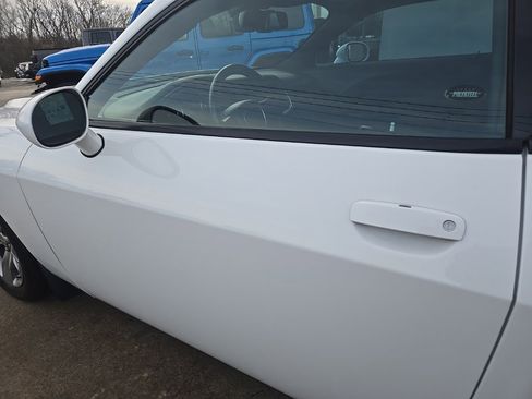 Used 2015 Dodge Challenger SXT w/ Sound Group image 25