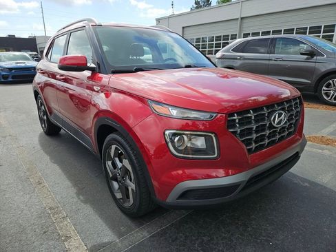 Used 2022 Hyundai Venue SEL w/ Cargo Package image 5