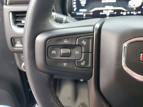 Used 2022 GMC Yukon XL AT4 image 35