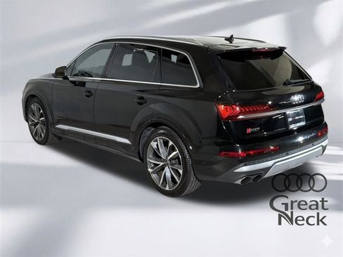 Used 2022 Audi SQ7 Premium Plus w/ SQ7 Executive Package image 7