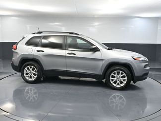 Used 2017 Jeep Cherokee Sport w/ Cold Weather Group video 3