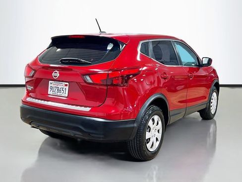 Used 2017 Nissan Rogue Sport S image 7