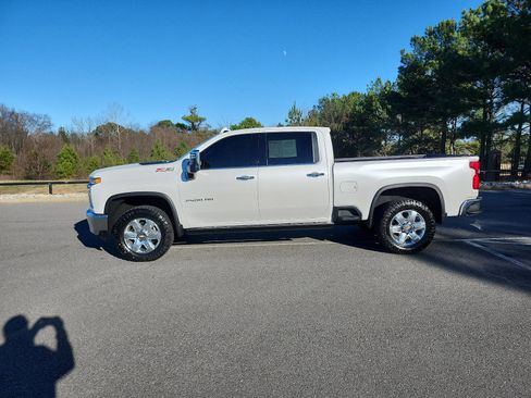 Used 2022 Chevrolet Silverado 2500 LTZ w/ LTZ Plus Package image 2