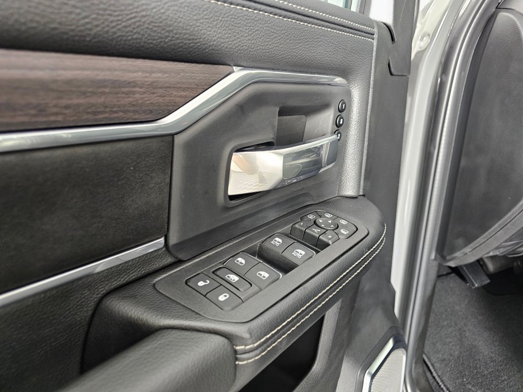 New 2026 RAM 2500 Laramie AWD/4WD image 22