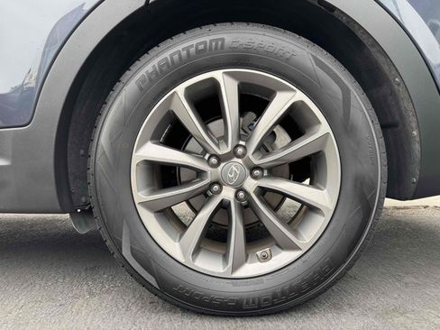 Used 2017 Hyundai Santa Fe SE FWD image 40