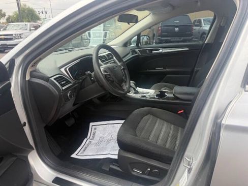 Used 2016 Ford Fusion SE FWD image 10
