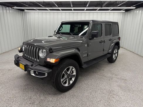 Used 2023 Jeep Wrangler Unlimited Sahara AWD/4WD image 3