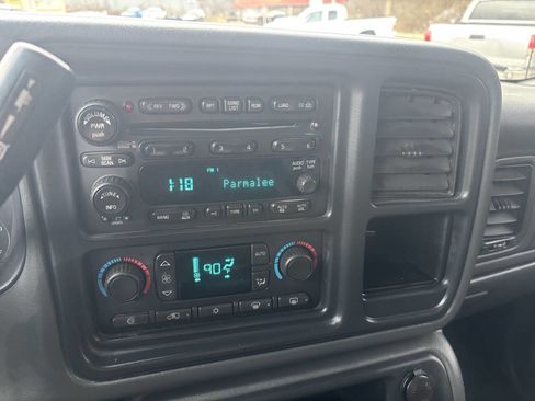 Used 2005 GMC Sierra 2500 SLT w/ Heavy-Duty Power Package image 14