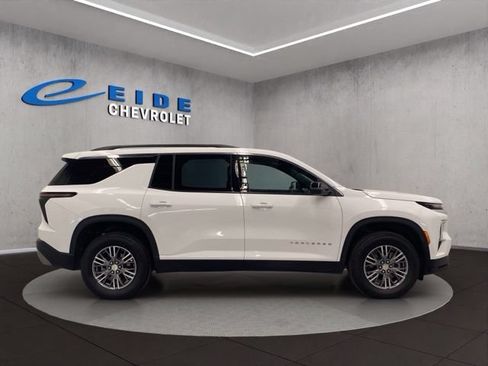 Used 2025 Chevrolet Traverse LT AWD/4WD image 15