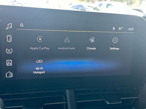 Used 2025 Chevrolet Trax LT w/ LT Convenience Package FWD image 18