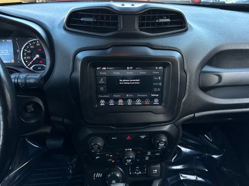 Used 2018 Jeep Renegade Altitude AWD/4WD image 19