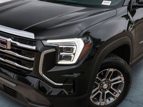 Used 2026 GMC Terrain Elevation image 2