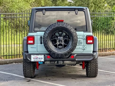Used 2024 Jeep Wrangler Unlimited AWD/4WD image 4