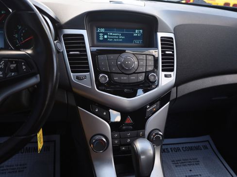 Used 2013 Chevrolet Cruze LT image 9
