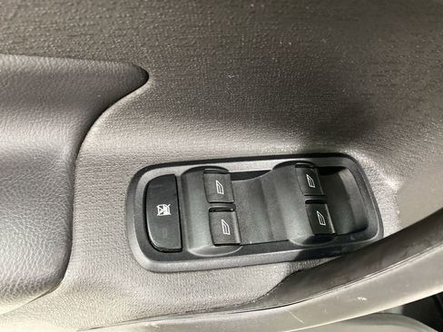Used 2016 Ford Fiesta Titanium FWD image 13