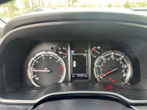Certified 2022 Toyota 4Runner TRD Off-Road Premium AWD/4WD image 34