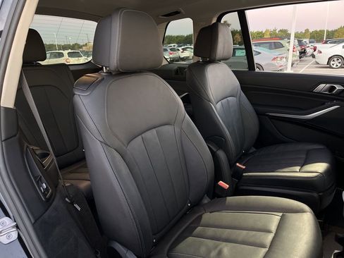 Used 2022 BMW X7 xDrive40i w/ Executive Package image 29