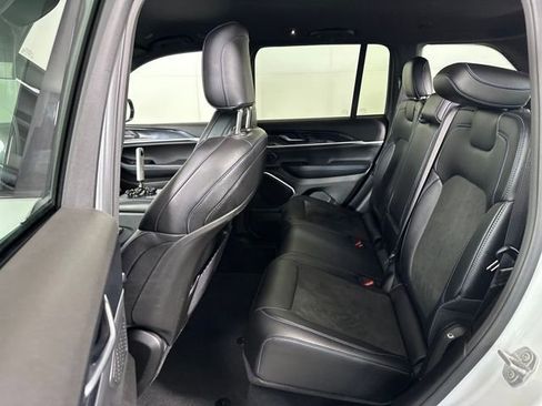 Used 2022 Jeep Grand Cherokee Trailhawk AWD/4WD image 25