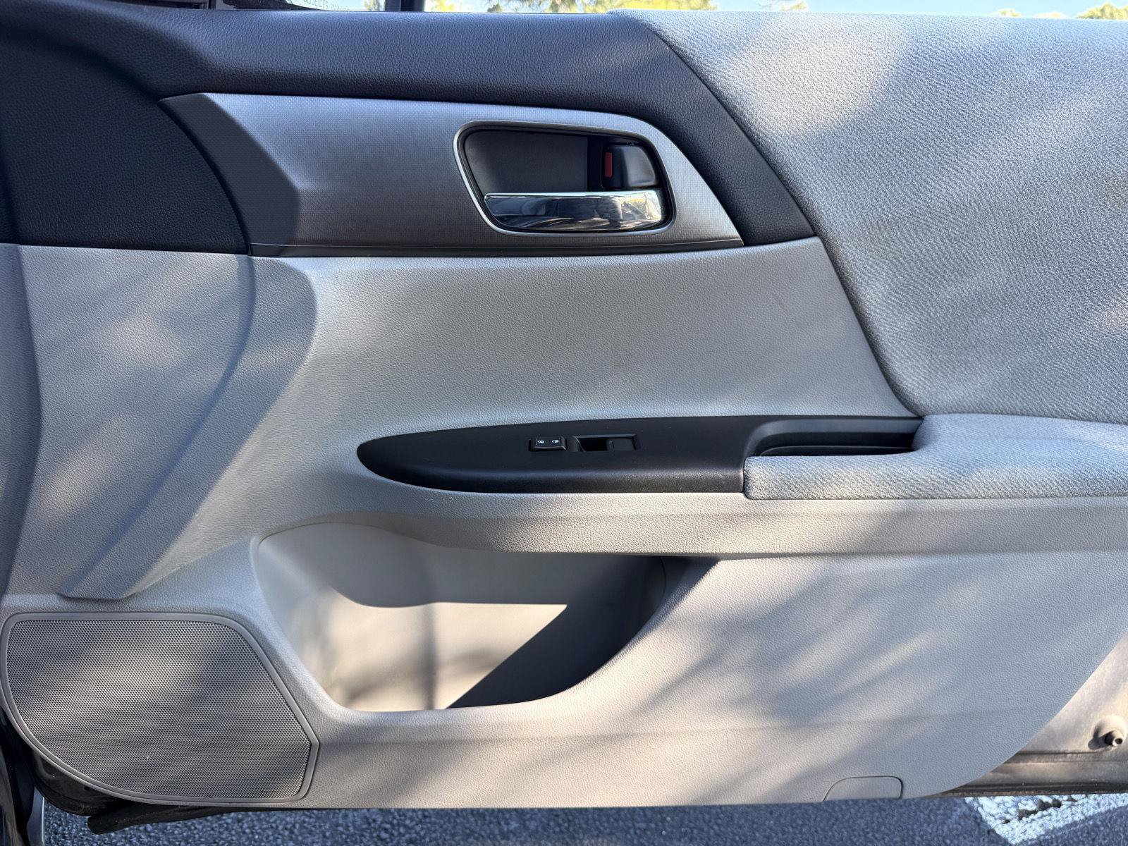 Used 2013 Honda Accord LX image 42