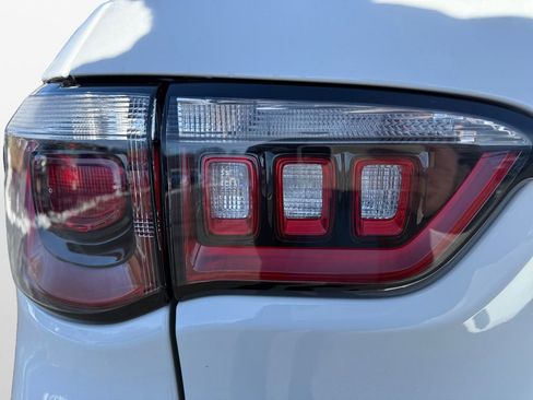 Used 2024 Jeep Compass Trailhawk image 21