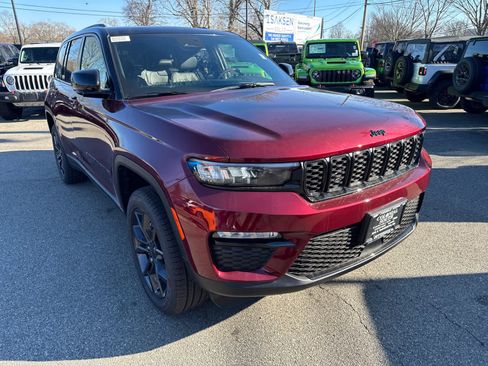 New 2025 Jeep Grand Cherokee Limited w/ Trailer Tow Package image 8