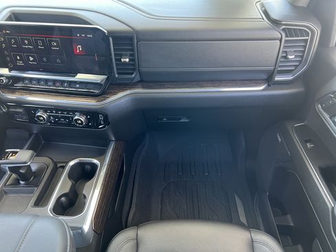 Used 2024 GMC Sierra 1500 Elevation w/ Elevation Premium Package AWD/4WD image 31