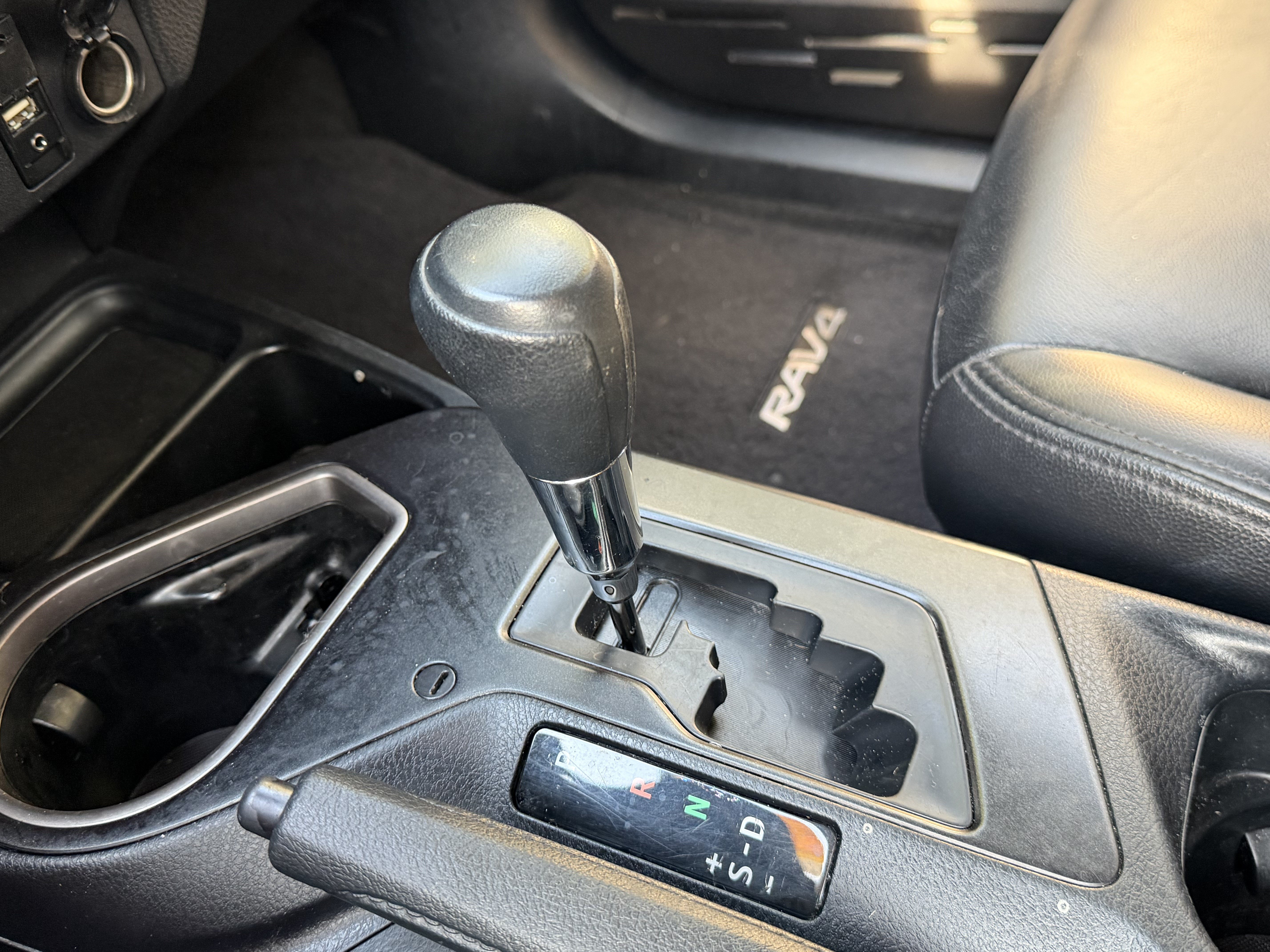 Used 2017 Toyota RAV4 LE FWD image 26