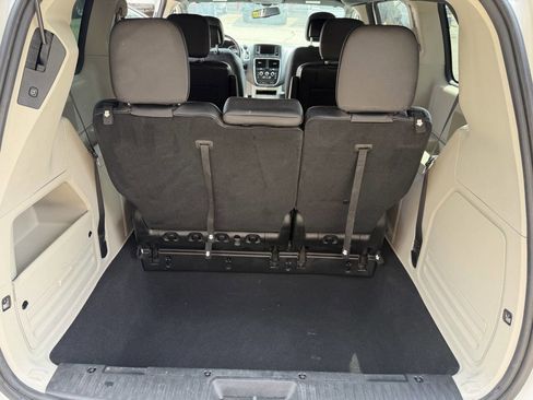 Used 2017 Dodge Grand Caravan SXT w/ Rear Park Assist Package image 7